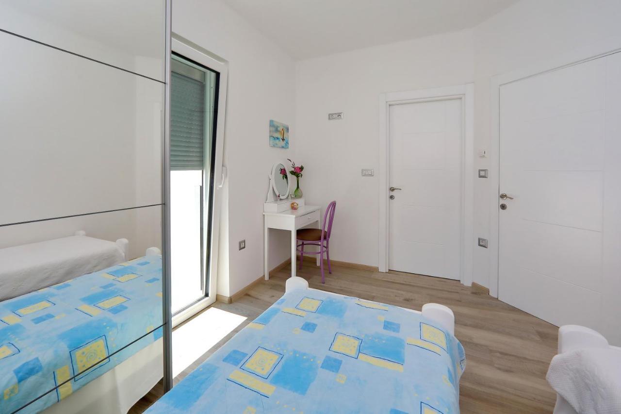 Apartmani Marina S Pogledom, Sukošan Eksteriør billede