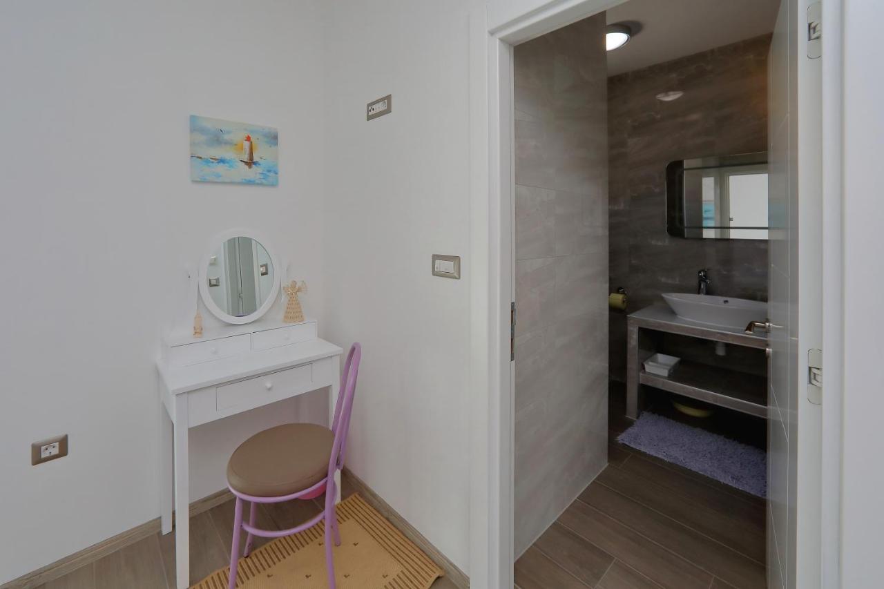 Apartmani Marina S Pogledom, Sukošan Eksteriør billede