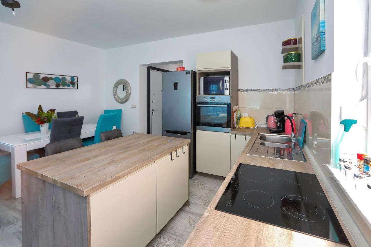 Apartmani Marina S Pogledom, Sukošan Eksteriør billede