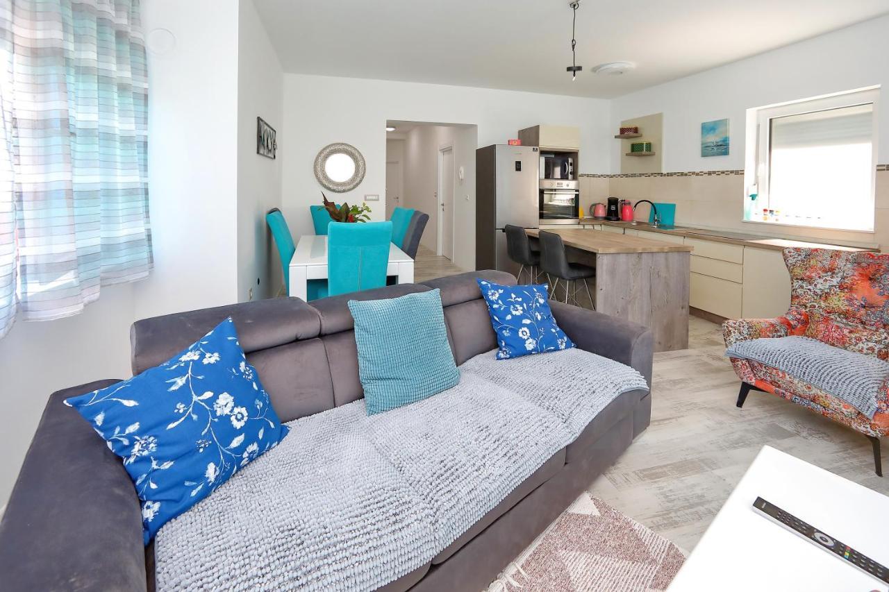 Apartmani Marina S Pogledom, Sukošan Eksteriør billede