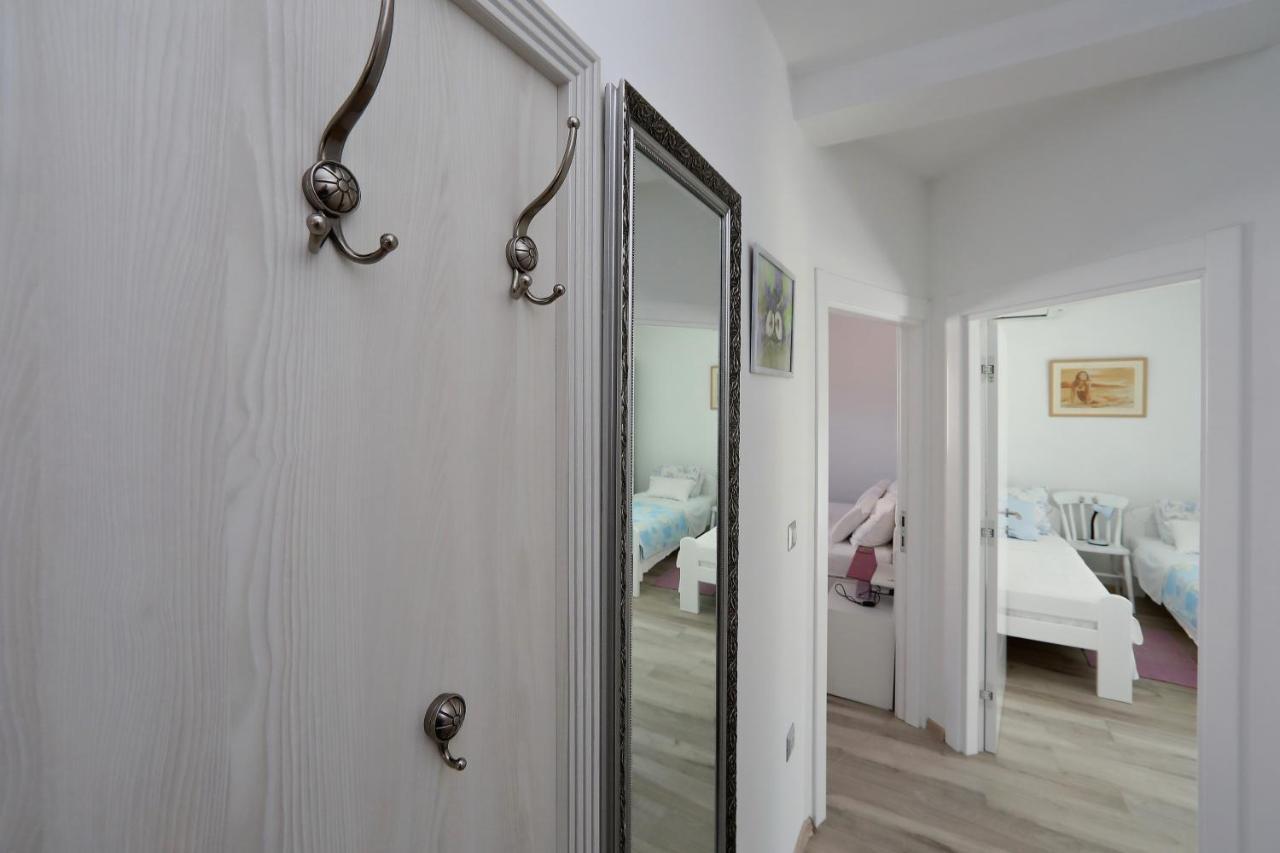 Apartmani Marina S Pogledom, Sukošan Eksteriør billede