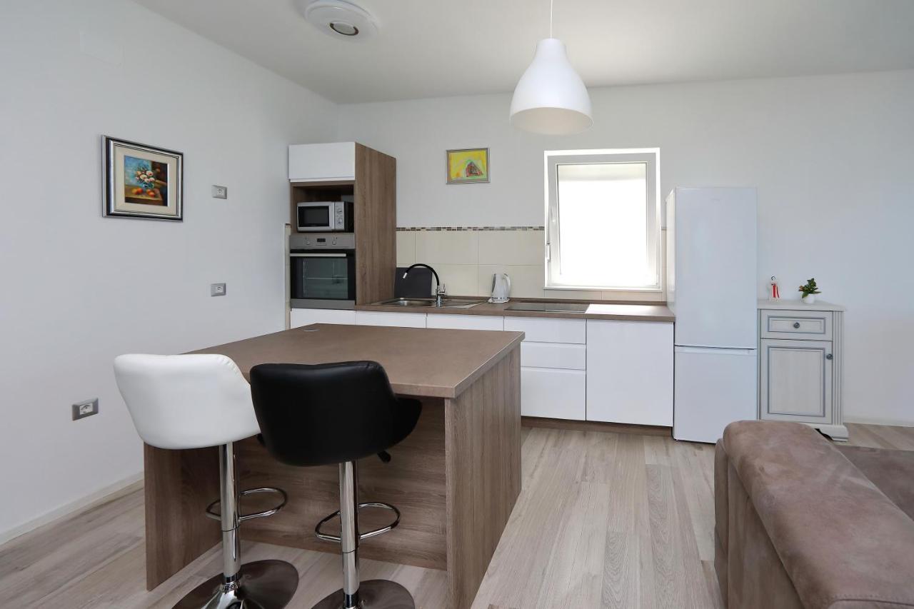 Apartmani Marina S Pogledom, Sukošan Eksteriør billede